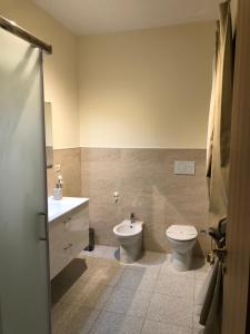 A bathroom at B&B Relais Aeclanum