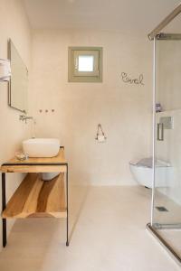 Ванная комната в Sea and Sun Luxury Pools' Villas