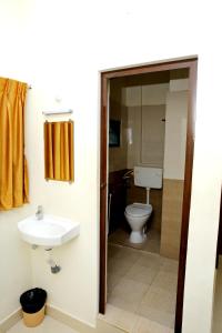 Vonios kambarys apgyvendinimo įstaigoje Rani Residency