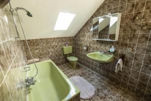 Koupelna v ubytování Haus Unterdorf