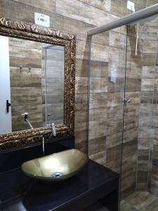 Koupelna v ubytování Medieval Hotel + 25 fotografií