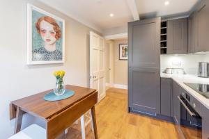 Gallery image of Stunning & Central Milsom Street Apartment in Bath