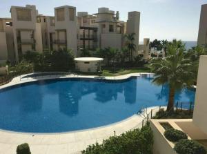 Bazén v ubytování Bahia de la plata Estepona nebo v jeho okolí