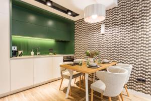 A kitchen or kitchenette at SCA Sofia City Apartments Még 37 kép