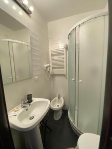 A bathroom at Guest House Rome by GHOR