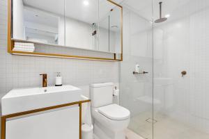 Koupelna v ubytování Domi Serviced Apartments