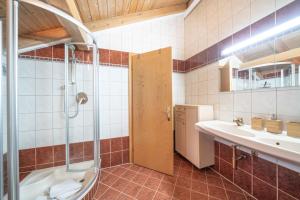 Phòng tắm tại Landhaus Kalvarienberg