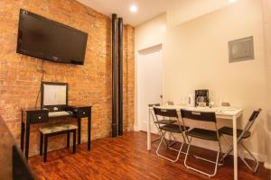Gallery image of STUDIO PLUS - 2 Bedroom Apartment in Midtown in New York