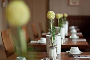 A restaurant or other place to eat at Hotel Boulevard