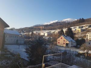 Pogled na planinu ili pogled na planinu iz apartmana