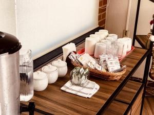 Příslušenství pro přípravu čaje a kávy v ubytování Hotel Bugambilias Rooms + 11 fotografií