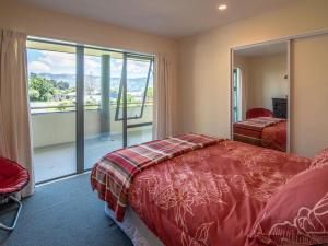 Gallery image of Rue Noyer Lookout - Akaroa Holiday Home in Akaroa