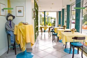 En restaurant eller et andet spisested på Best Breakfast - Hotel Justina
