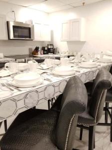 7 BR- Sleeps 15! Famous Lakefront Amazing Property!