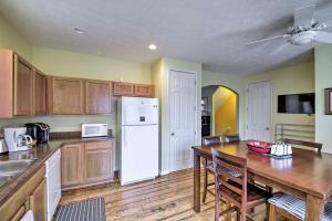Gallery image of Arts and Design District Condo Steps to Monon Trail in Carmel
