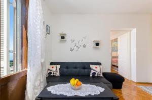 Galeriebild der Unterkunft Apartment in Novi Vinodolski 39124 in Novi Vinodolski