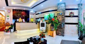 Imagem da galeria de The Royal Hotel Near West Lake em Hanói