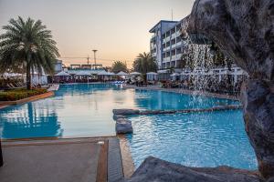 Afbeelding uit fotogalerij van GB710 Grand Blue Beach Condo maephimholiday in Klaeng +7 foto's