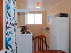 A kitchen or kitchenette at Irwin Bach - Ohakune Holiday Home