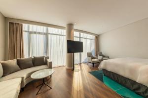 TV a/nebo společenská místnost v ubytování Holiday Inn Express Yichang Riverside by IHG