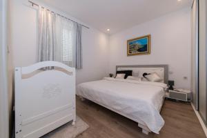 Fotografie z fotogalerie ubytování Apartman LUKA Vila Vesa Promajna with jacuzzi & garden v destinaci Promajna