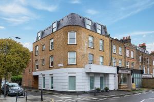 Gallery image of JOIVY Chic studio in Fulham next to Hurlingham Park in London