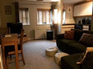 Ruang duduk di Clarabel's Guest House- The Nook