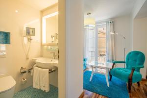 Ένα μπάνιο στο Piccolo Grand Hotel