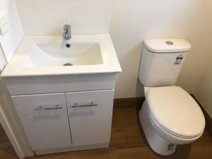 A bathroom at Charlie sweet home at Mornington Peninsula