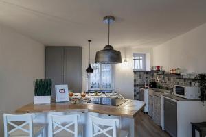 A kitchen or kitchenette at Sapore di Sale by Wonderful Italy