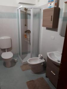 A bathroom at Agriturismo iL CASONE