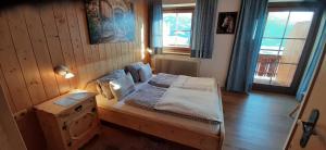 A bed or beds in a room at Hochleiten-Gut