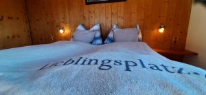 A bed or beds in a room at Hochleiten-Gut
