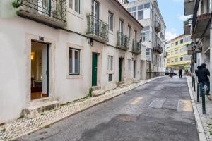صورة لـ Lisboa, Charming Patio House, Central Lisbon, WIFI, Air Conditioning, Near Metro, by IG في لشبونة