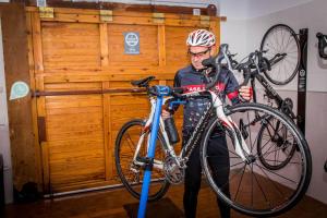 Radfahren an der Unterkunft Blue House Rosalias oder in der Nähe