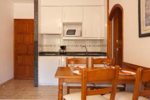 A kitchen or kitchenette at PINOS ALTOS 10