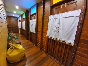 Photo de la galerie de l'établissement BanSoi 1 & Alley One Cafe, à Trang