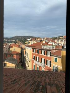 Výhľad na mesto Lerici alebo výhľad na mesto priamo z apartmánu
