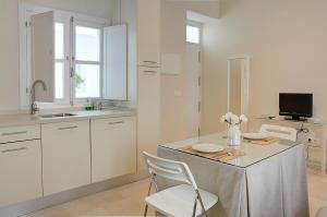 A kitchen or kitchenette at Apartamento Centro San Luis