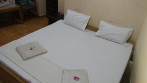 Łóżko lub łóżka w pokoju w obiekcie Hotel Desert
