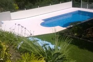 Bazén v ubytování Casa das conchas 2 nebo v jeho okolí