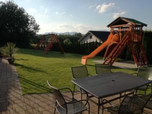 Ein Kinderspielbereich in der Unterkunft Pension Lunatyk