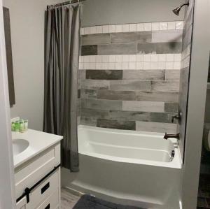 Gallery image of Hidden Gem in Mars Hill