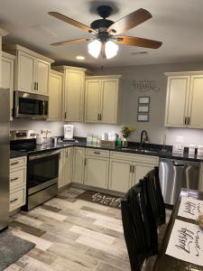 Gallery image of Hidden Gem in Mars Hill +7 photos