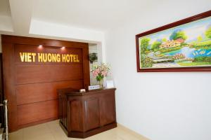Lobby o reception area sa Viet Huong Hotel