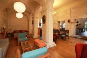Posezení v ubytování San Agustin Posada del Monasterio