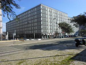 a large building on the side of a street at Entrecampos 6 in Lisbon