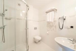 Un baño de Pokoje Fregata 9 fotos más