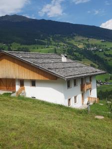 Nespecifikovaný výhled na hory nebo výhled na hory při pohledu z apartmánu + 9 fotografií