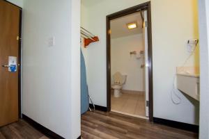 Bagno di Rodeway Inn Central Colorado Springs